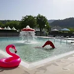 Zecamping 4 Dog Friendly Bien-etre Restaurant Et Soirees Animees Campsite Foix