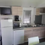 Campsite Zecamping 4 Dog Friendly Bien-etre Restaurant Et Soirees Animees *