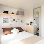 Campsite Zecamping 4 Dog Friendly Bien-etre Restaurant Et Soirees Animees Foix