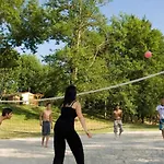 Zecamping 4 Dog Friendly Bien-etre Restaurant Et Soirees Animees Campsite