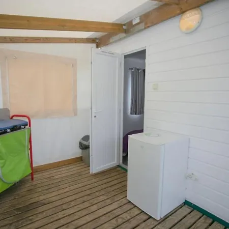 Zecamping 4 Dog Friendly Bien-etre Restaurant Et Soirees Animees Kemp Foix