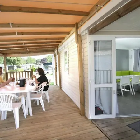 Camping Zecamping 4 Etoiles Dog Friendly Bien-etre Restaurant Et Soirees Animees Foix