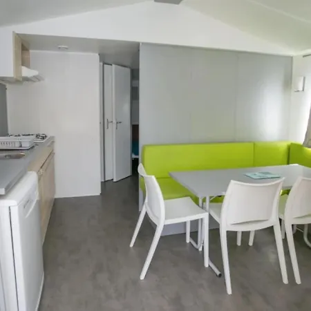 Camping Zecamping 4 Etoiles Dog Friendly Bien-etre Restaurant Et Soirees Animees Foix