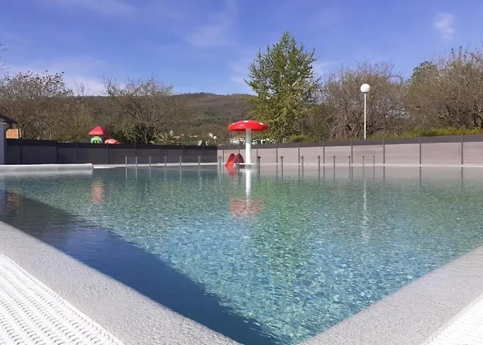 4 Etoiles - Piscine - Ccbeece فوا