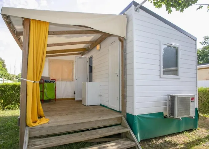 Zecamping 4 Dog Friendly Bien-etre Restaurant Et Soirees Animees * Foix