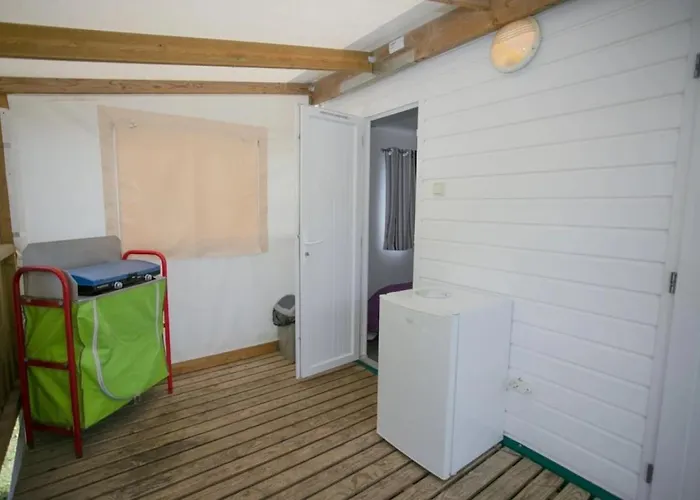 4 Etoiles - Piscine - Ccbeece مكان تخييم فوا