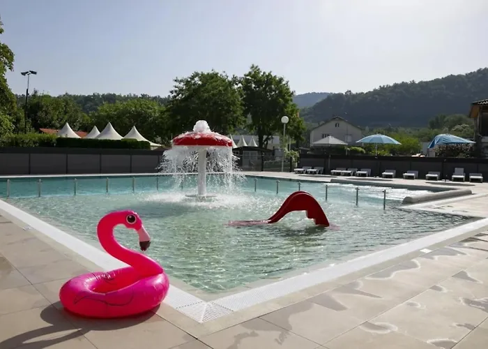 4 Etoiles - Piscine - Ccbeece مكان تخييم فوا