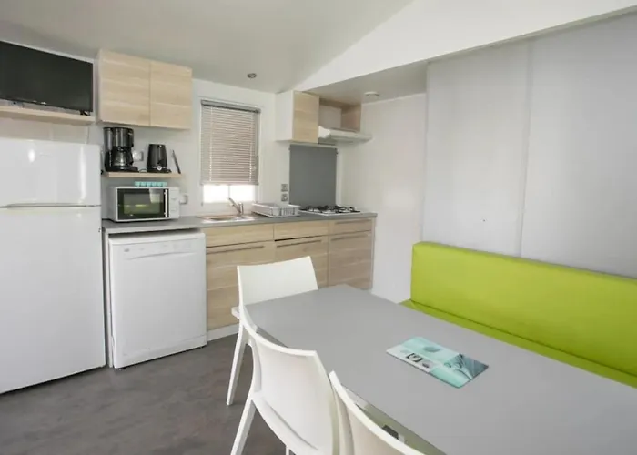 4 Etoiles - Piscine - Ccbeece فوا