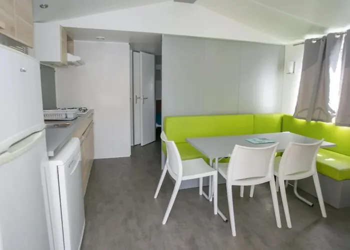 Kemp Zecamping 4 Dog Friendly Bien-etre Restaurant Et Soirees Animees Foix