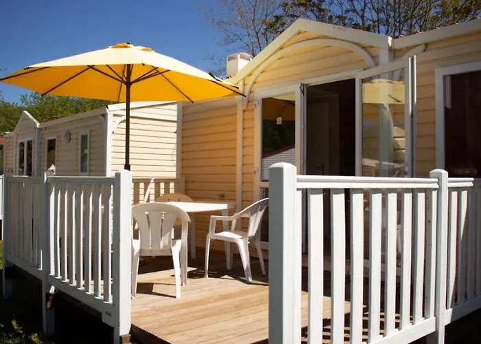 Zecamping 4 Dog Friendly Bien-etre Restaurant Et Soirees Animees Foix