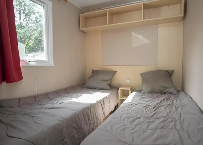 Zecamping 4 Dog Friendly Bien-etre Restaurant Et Soirees Animees Kemp Foix