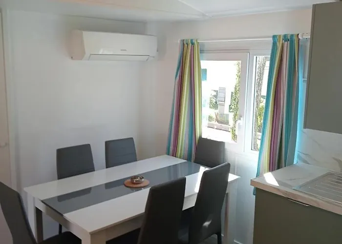 4 Etoiles - Piscine - Ccbeece مكان تخييم فوا