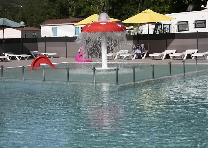 4 Etoiles - Piscine - Ccbeece فوا