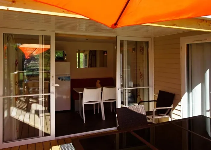 Zecamping 4 Dog Friendly Bien-etre Restaurant Et Soirees Animees Kemp