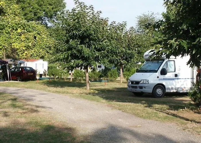 Zecamping 4 Dog Friendly Bien-etre Restaurant Et Soirees Animees * Foix